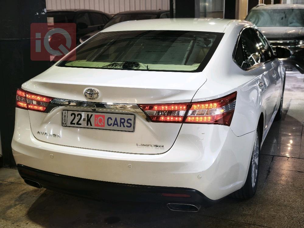 تويوتا أفالون